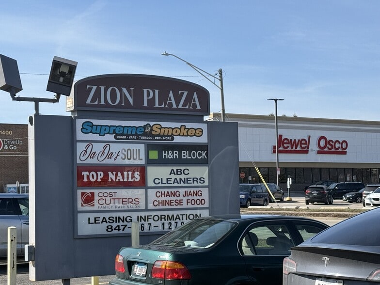 More Photos Of 1301-1315 21st St, Zion Unknown For Lease