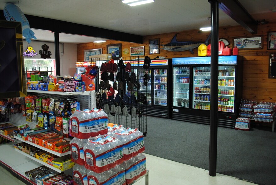 More Photos Of 810 HWY 93, Jackpot Convenience Store For Sale