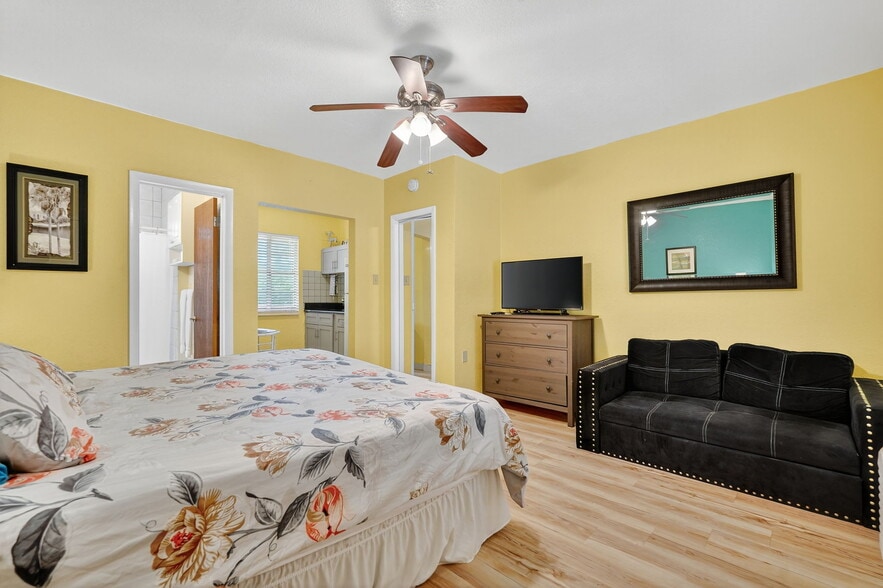 More Photos Of 3110 Phillippe Pky, Safety Harbor Hotel For Sale