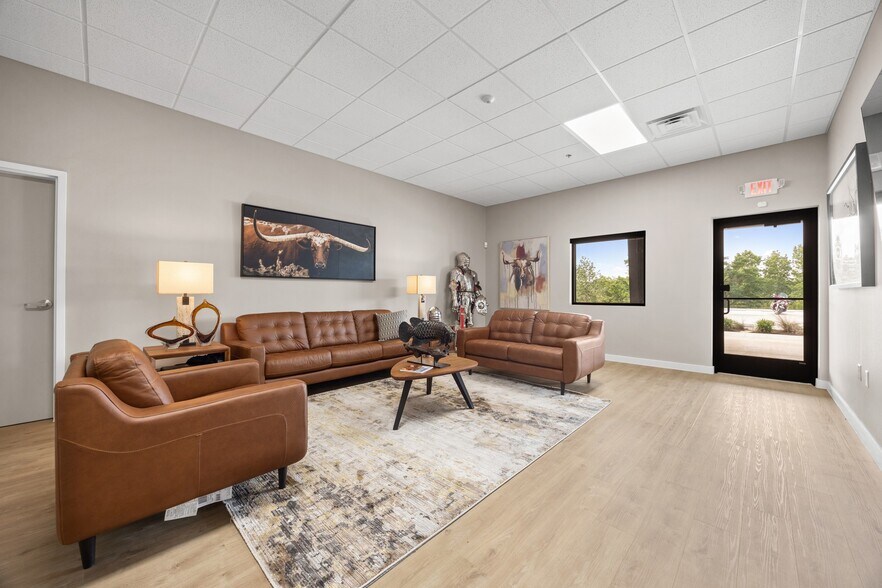 More Photos Of 730 S Bell Blvd, Cedar Park Office For Lease