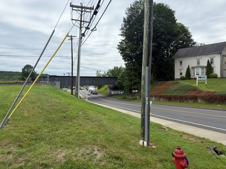 More Photos Of 55 Church Hill Rd, Newtown Storefront For Lease