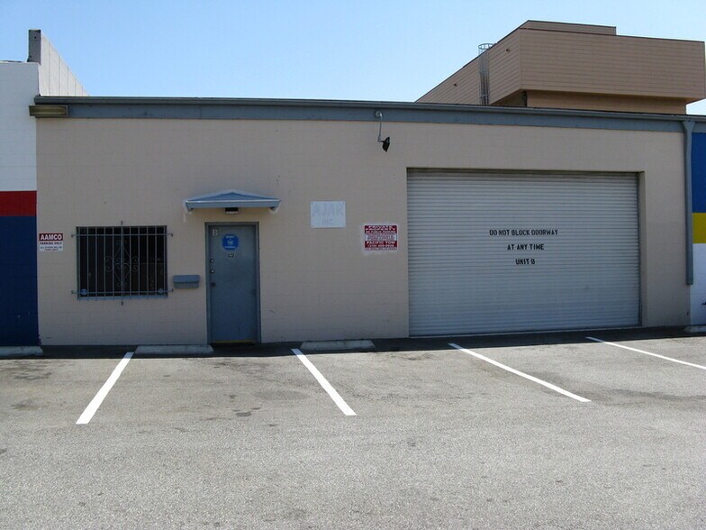 More Photos Of 2621 Pico Blvd, Santa Monica Storefront Retail Office For Lease