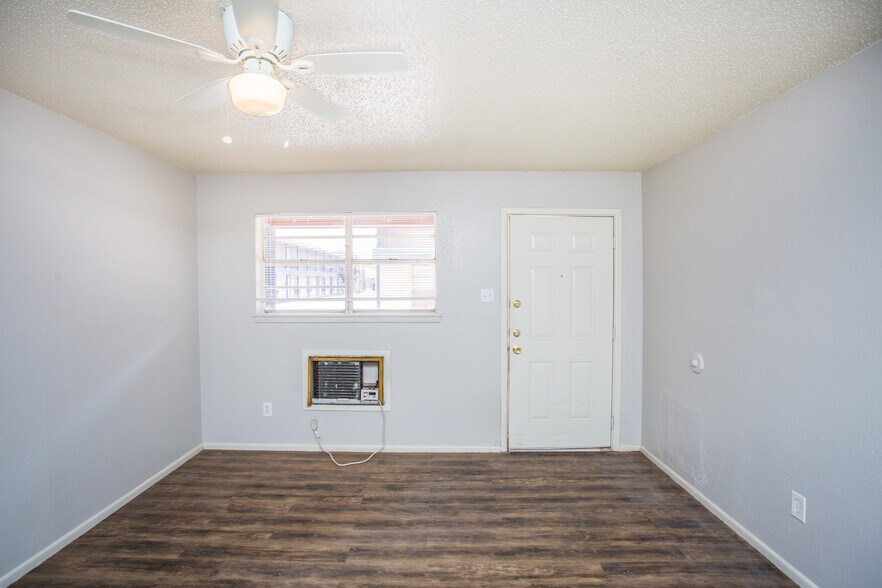 More Photos Of 7410 Quaker Ave, Lubbock Apartments For Sale