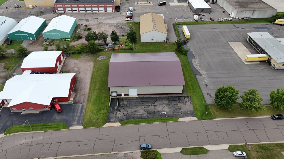 More Photos Of 1011 13th Ave N, Sauk Rapids Warehouse For Lease