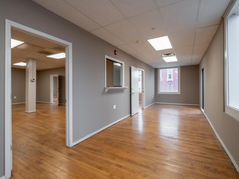 More Photos Of 122 E Carl Albert Pky, Mcalester Office For Sale