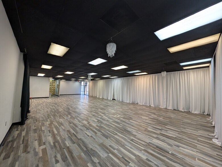 More Photos Of 3926 Avenue H, Rosenberg Unknown For Lease