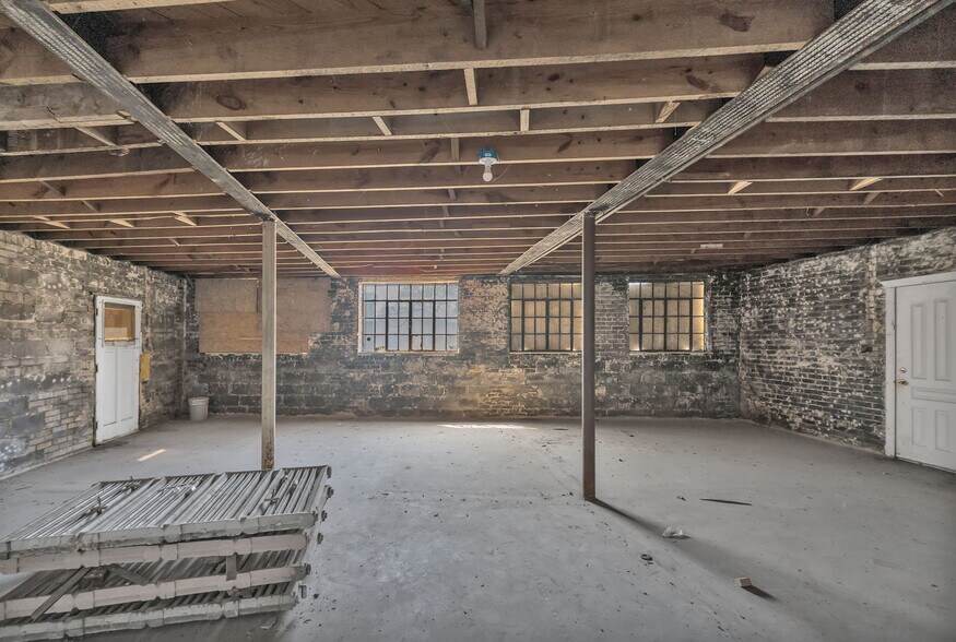 More Photos Of 15523 Mack Ave, Detroit Apartments For Sale