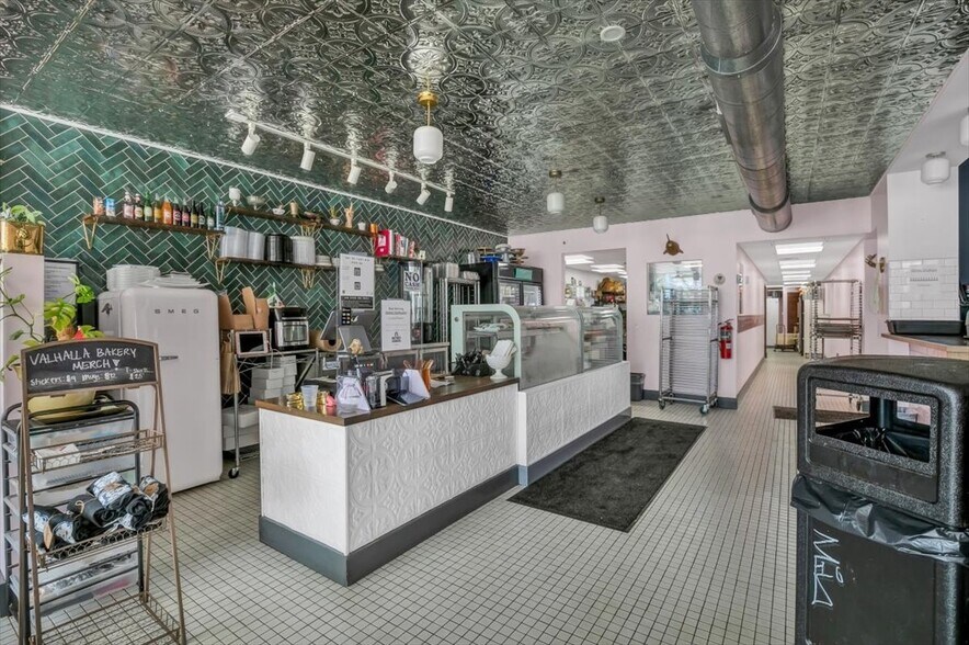 More Photos Of 2458-2462 Central Ave, Saint Petersburg Restaurant For Sale