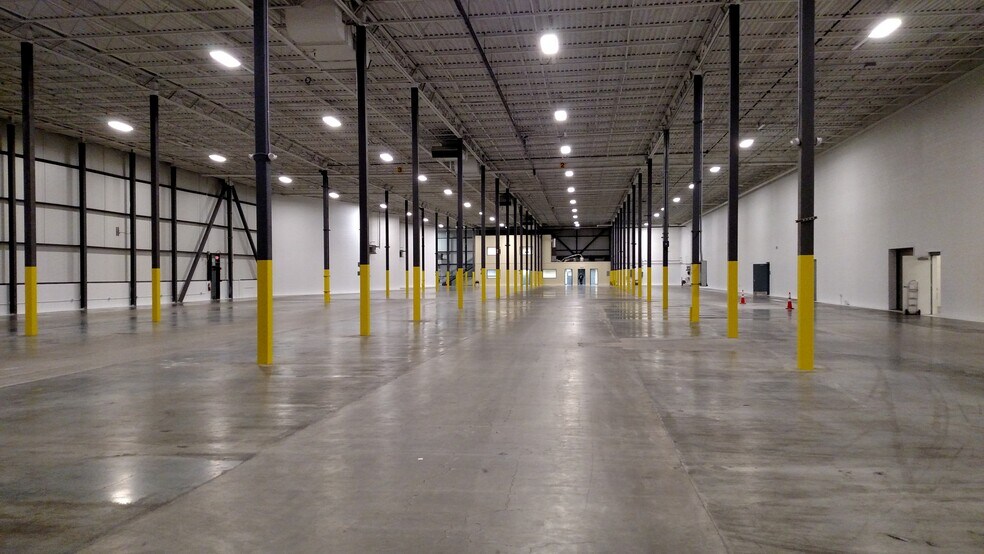 Primary Photo Of 350R Myles Standish Blvd, Taunton Manufacturing For Lease