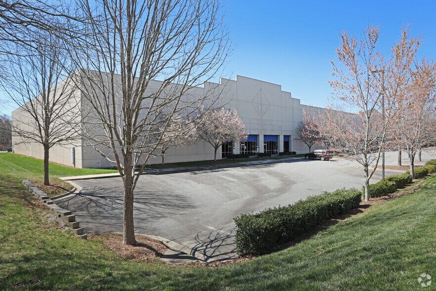 More Photos Of 657 Brigham Rd, Greensboro Unknown For Lease