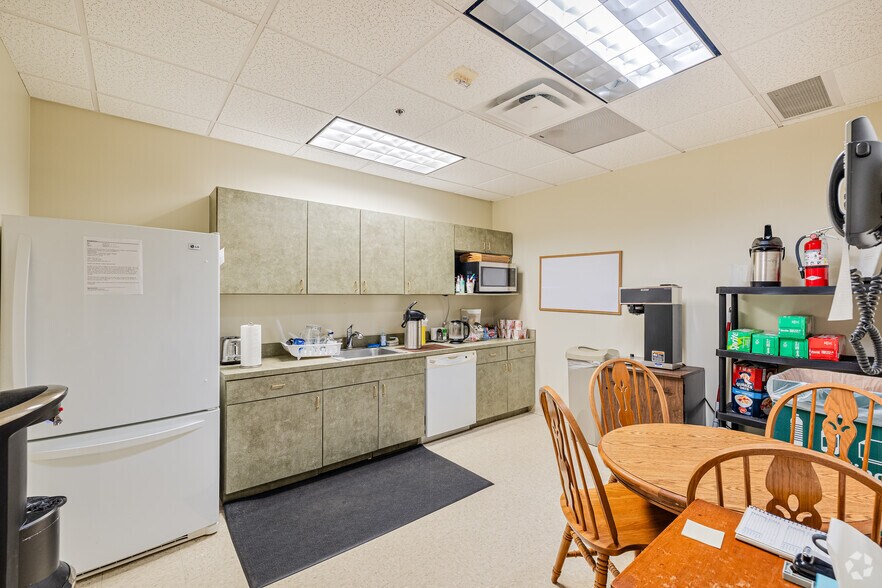 More Photos Of 200 W Forsyth St, Jacksonville Office For Lease