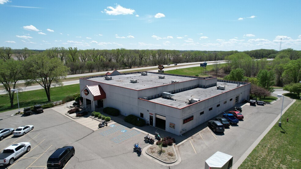 More Photos Of 1021 Goldenbelt Blvd, Junction City Auto Dealership For Sale