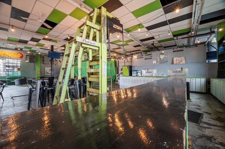 More Photos Of 138 S Market St, New Wilmington Storefront For Sale