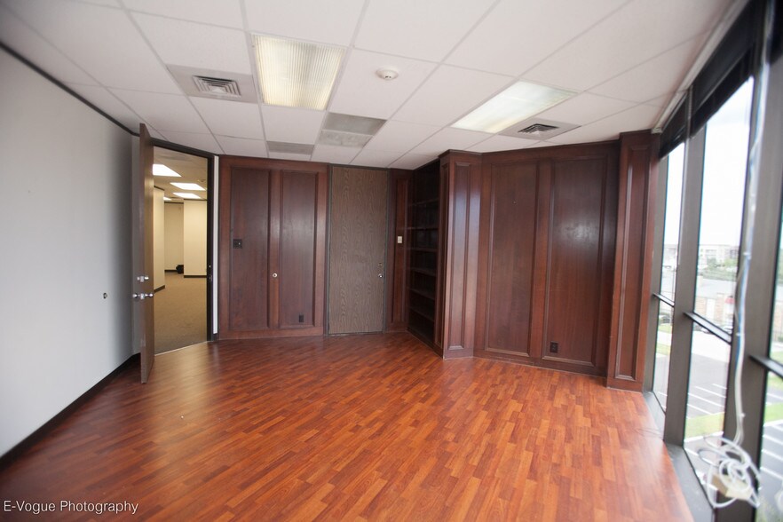 More Photos Of 6430 Richmond Ave, Houston Office For Sale