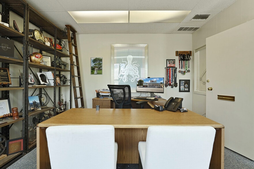 More Photos Of 200 W Harding Way, Stockton Office For Lease