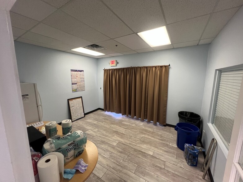 More Photos Of 8170 W Sahara Ave, Las Vegas Office For Lease