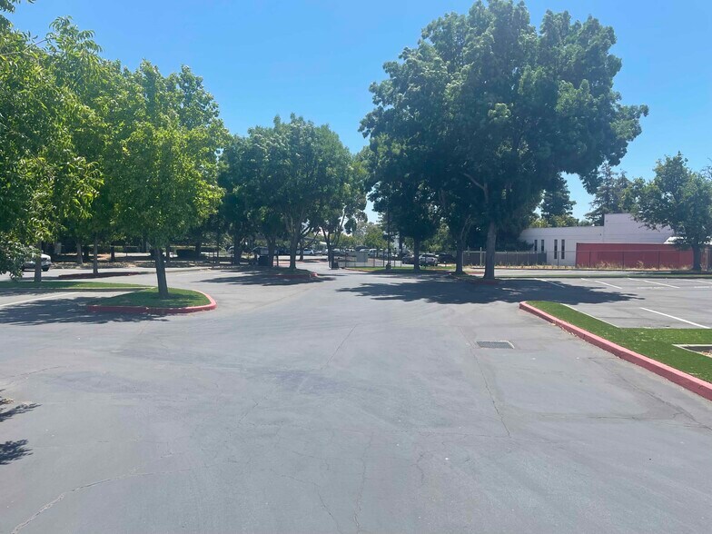 More Photos Of 2655 Stanwell Dr, Concord Office For Lease