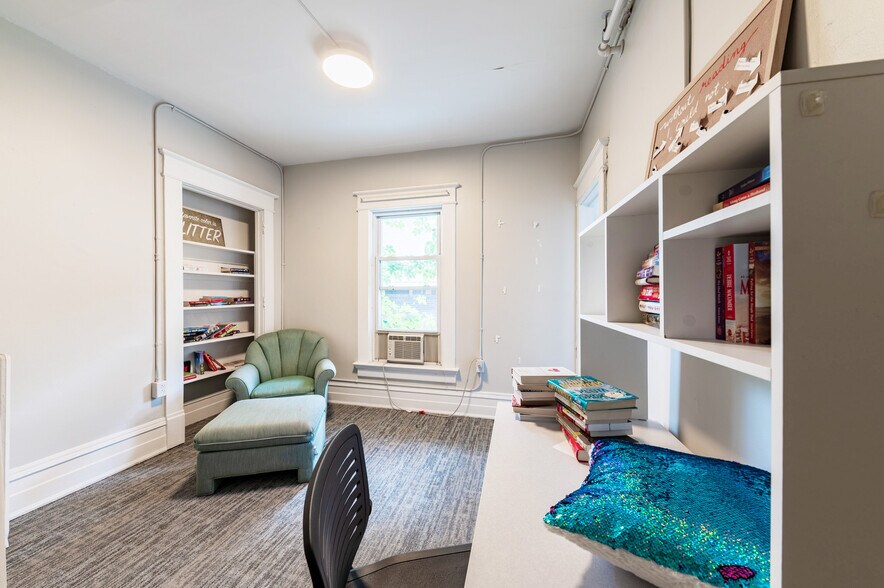 More Photos Of 1493 University Ave, Morgantown Sorority Fraternity House For Sale