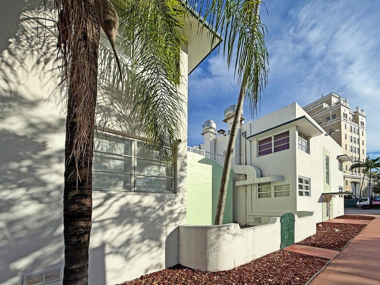 More Photos Of 1200 Washington Ave, Miami Beach General Retail For Sale