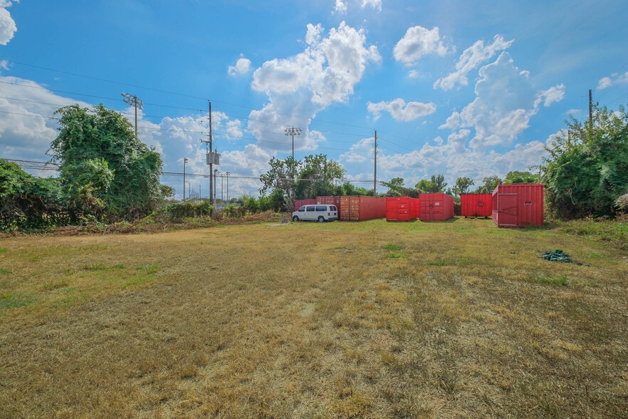 More Photos Of 7830 Highway 90A, Sugar Land Warehouse For Lease