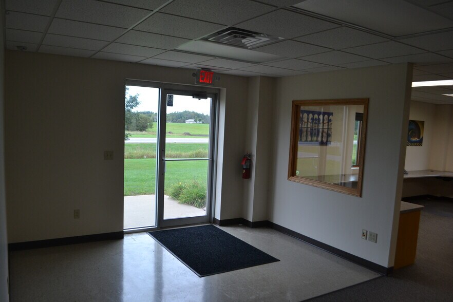More Photos Of 1730 WI-153, Mosinee Warehouse For Lease