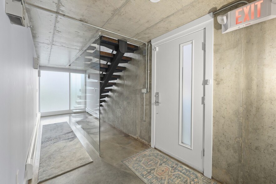 More Photos Of 1076 River Rd, Edgewater Loft Creative Space For Sale