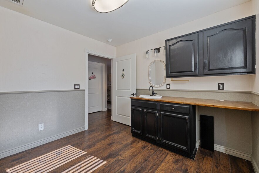 More Photos Of 115 S Alto St, Prescott Specialty For Lease