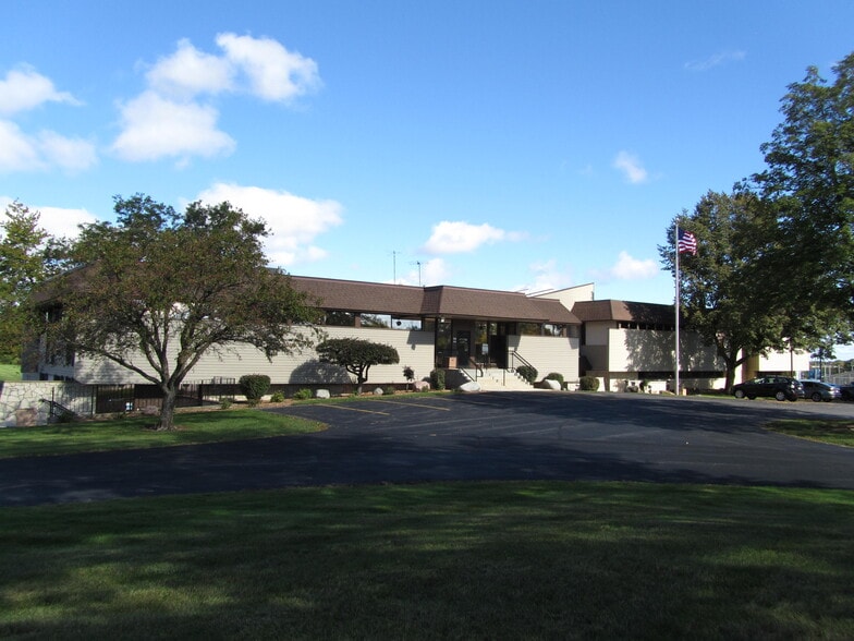 More Photos Of N5776 County Road D, Fond Du Lac Medical For Sale