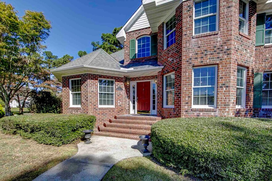 More Photos Of 113 Robert Bruce dr, Manteo Flex For Sale