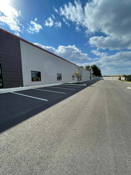 More Photos Of 331 Aviation Way, Frederick Light Manufacturing For Lease