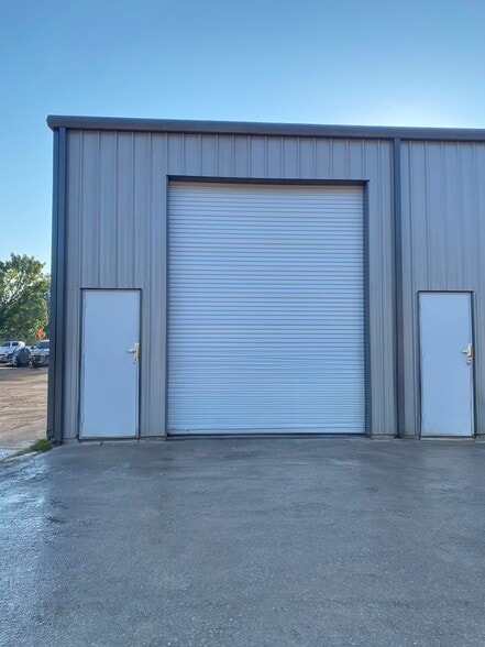 More Photos Of 200 Porter Rd, Conroe Unknown For Lease