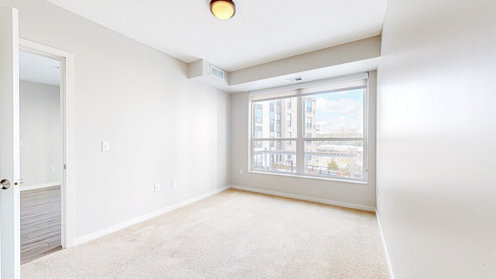 More Photos Of 1700 Plymouth Rd, Minnetonka Apartments For Lease