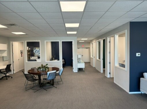 More Photos Of 9850 Walnut Hill Ln, Dallas Freestanding For Lease