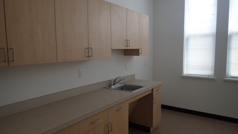 More Photos Of 75 S Main St, Phillipsburg Office For Lease