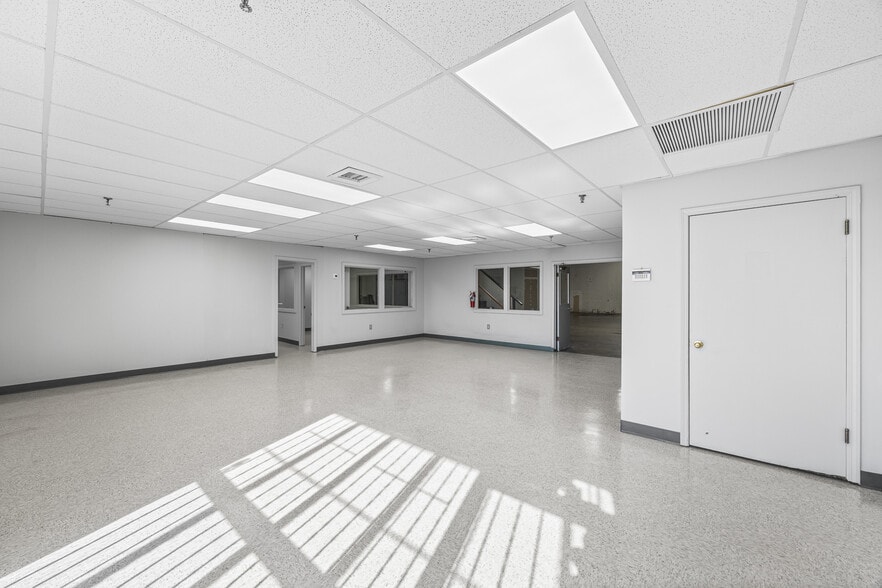 More Photos Of 761-795 S Danny Thomas Blvd, Memphis Distribution For Lease