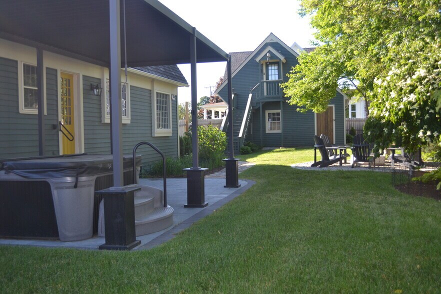 More Photos Of 11 Smith Ave, Niantic Office Residential For Sale