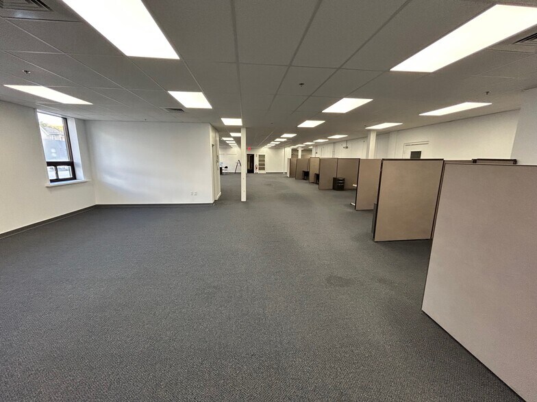 More Photos Of 31 1st St, Lowell Warehouse For Lease