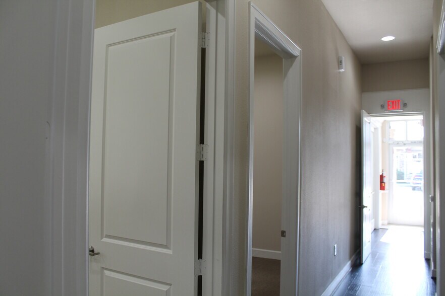 More Photos Of 1526 Katy Gap Rd, Katy Medical For Sale