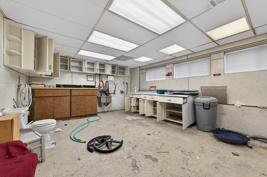More Photos Of 209 N Main St, Belleville Medical For Sale
