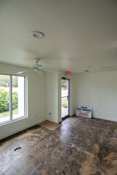 More Photos Of 303 Gadsden St, Columbia Warehouse For Lease