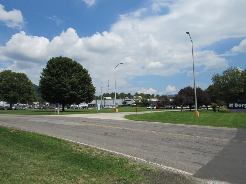 More Photos Of 40 Cane Creek Industrial Park, Fletcher Manufacturing For Lease