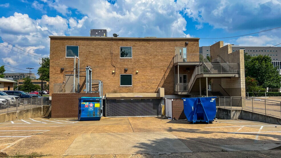 More Photos Of 3515 Swiss Ave, Dallas Medical For Lease