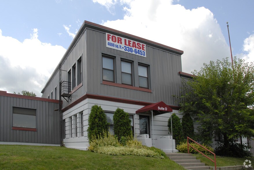 Primary Photo Of 107 Norris Dr, Rochester Warehouse For Lease