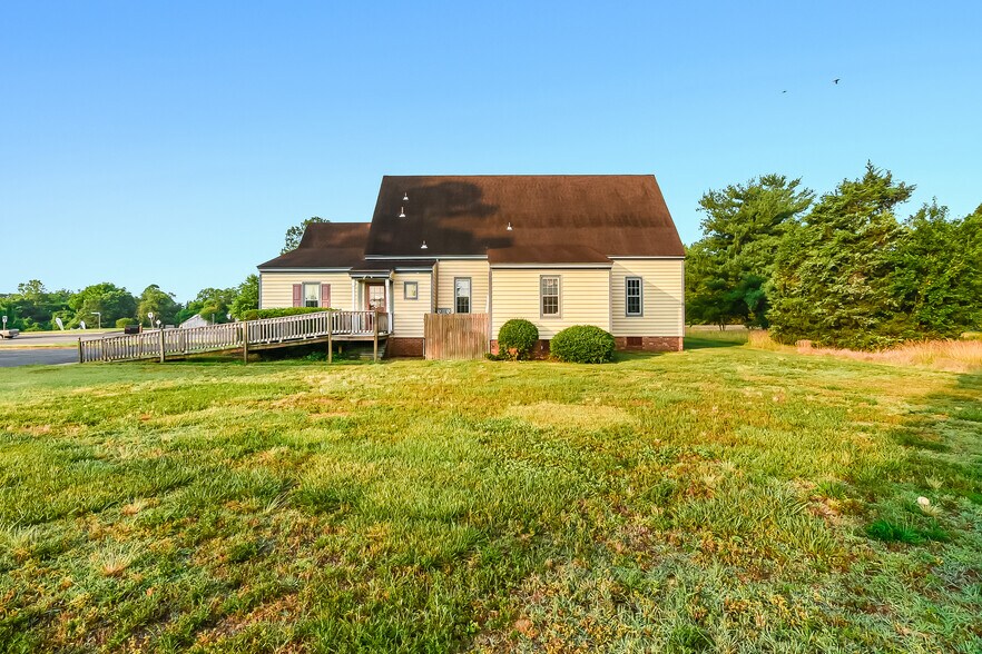More Photos Of 1900 E Parham Rd, Henrico Office For Sale