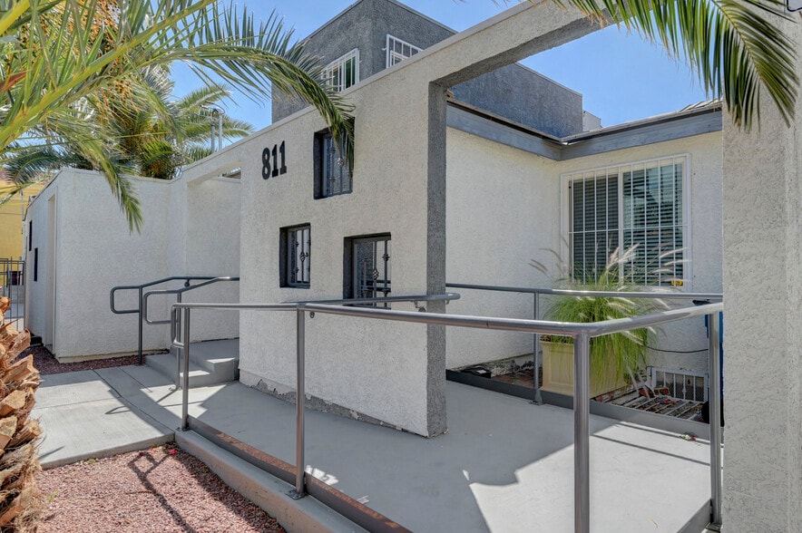 More Photos Of 811 S 6th St, Las Vegas Office For Lease