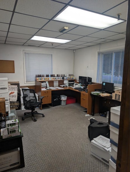 More Photos Of 1119 Center St, North Mankato Warehouse For Sale