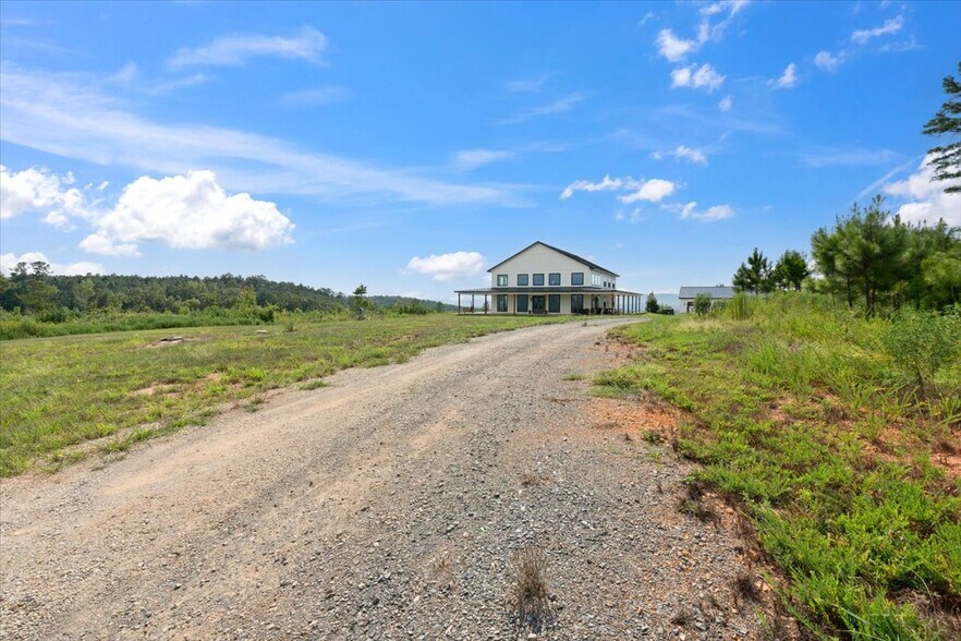 More Photos Of 664 Wiggins Rd, Lyerly Land For Sale
