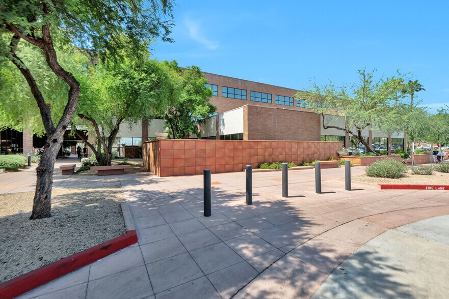 More Photos Of 3501 N Scottsdale Rd, Scottsdale Medical For Lease
