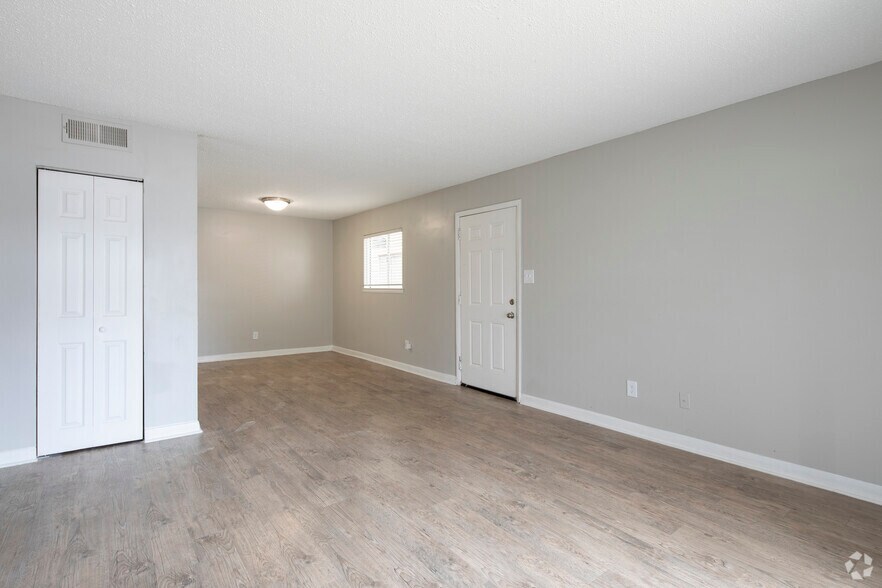 More Photos Of 856 Park Brook Trl, Birmingham Apartments For Sale