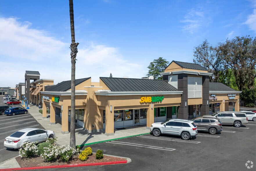 More Photos Of 1231-1325 W Yosemite Ave, Manteca Freestanding For Lease